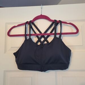 Elegant Black Crisscross Sports Bra